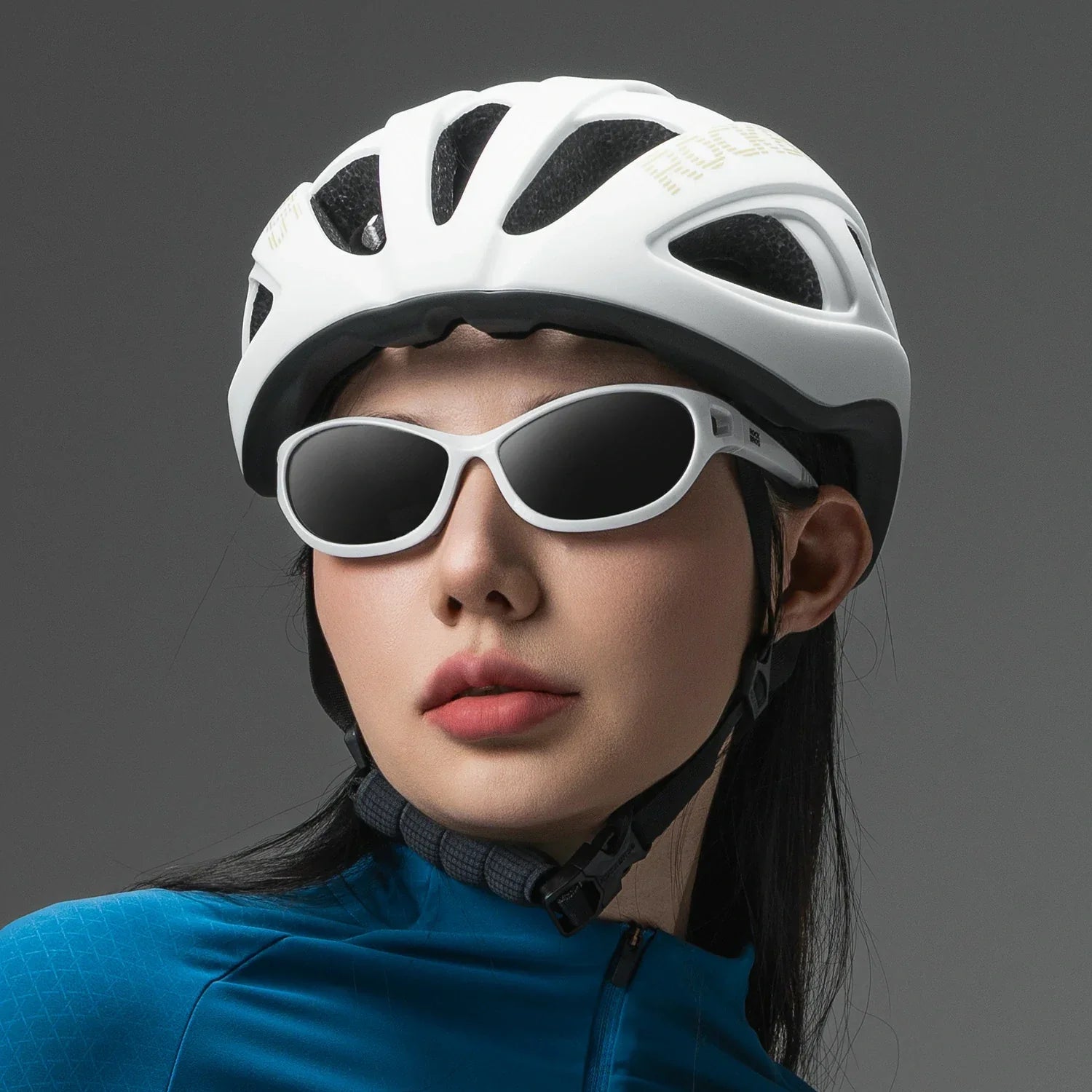Lightweight Cycling Helmet CE Certified 58–62cm Fit