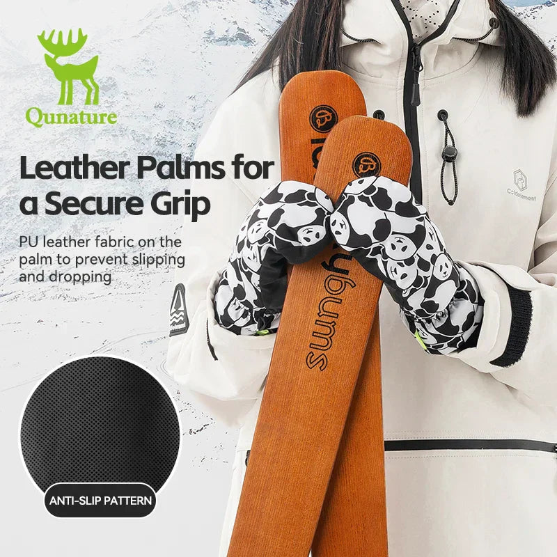 Person wearing gloves with leather palms and Qunature branding, on a light background.