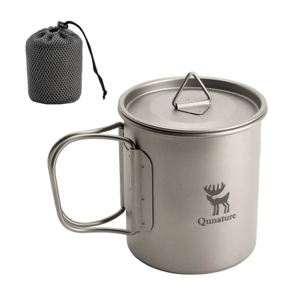 Titanium mug with handle and lid, featuring Qunature logo, on a white background.
