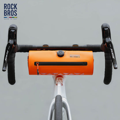 ROCKBROS Road-to-Sky handlebar bag AS-143, 100% waterproof design ideal for cycling in all weather conditions. 